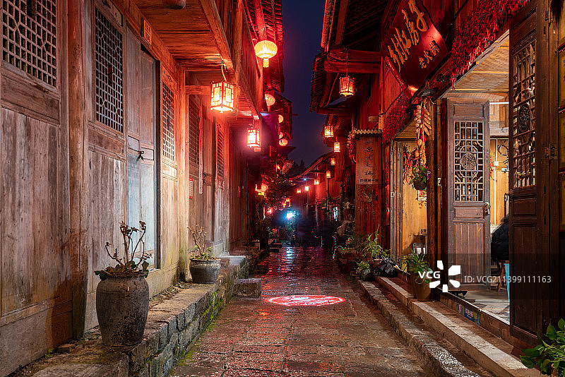 酉阳龚滩古镇街道夜景图片素材