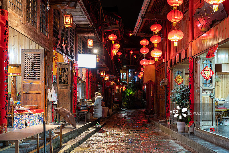 酉阳龚滩古镇街道夜景图片素材