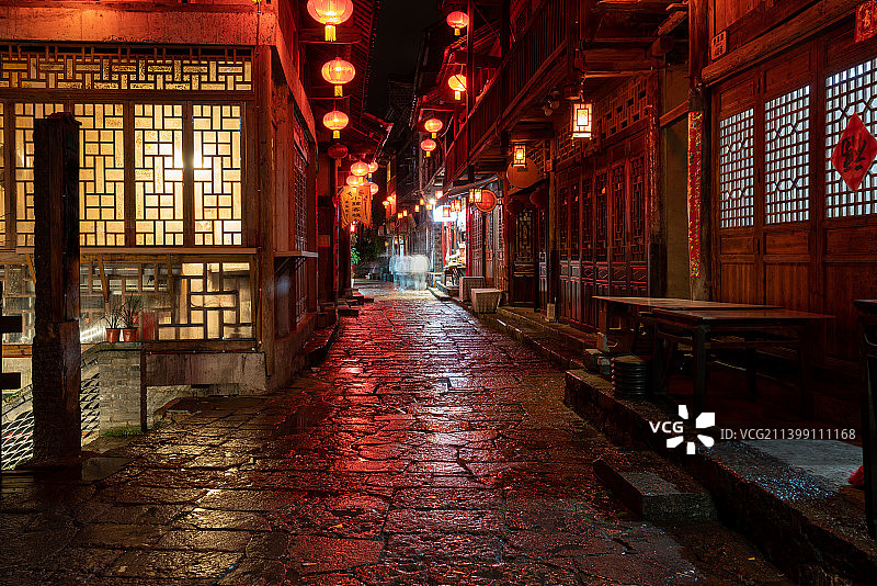 酉阳龚滩古镇街道夜景图片素材
