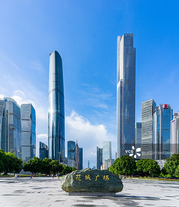 广州花城广场和珠江新城建筑群风光图片素材