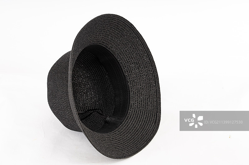 一顶可爱小巧的纸草编织帽图片素材