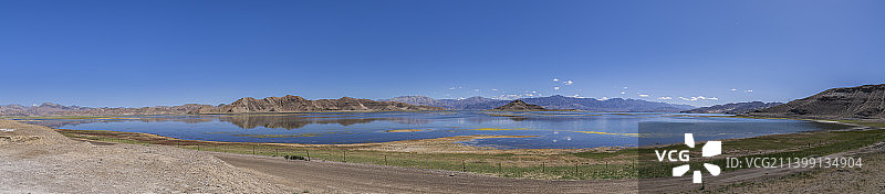 西藏阿里班公湖图片素材