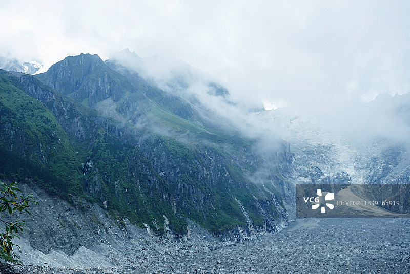 中国四川省甘孜州泸定县“海螺沟”景区图片素材