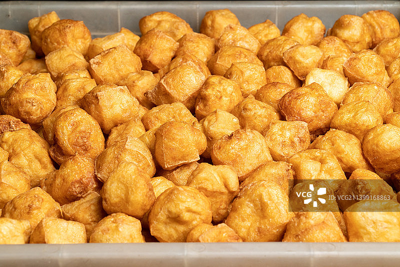 火锅食材油豆腐-中国传统食品图片素材