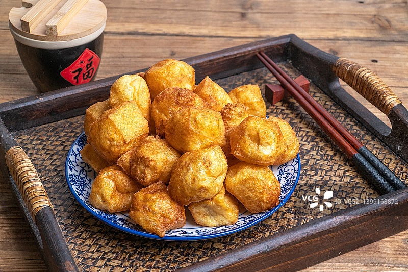 火锅食材油豆腐-中国传统食品图片素材