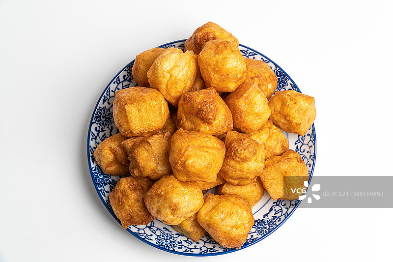 白色背景的油豆腐食材图片素材