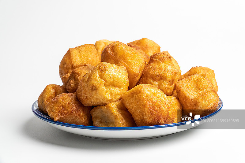 白色背景的油豆腐食材图片素材