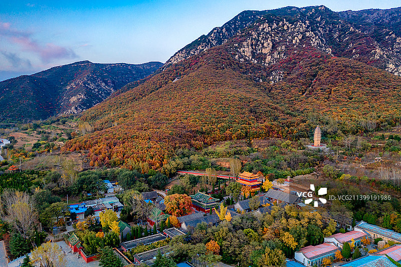 登封嵩山永泰寺的秋天图片素材