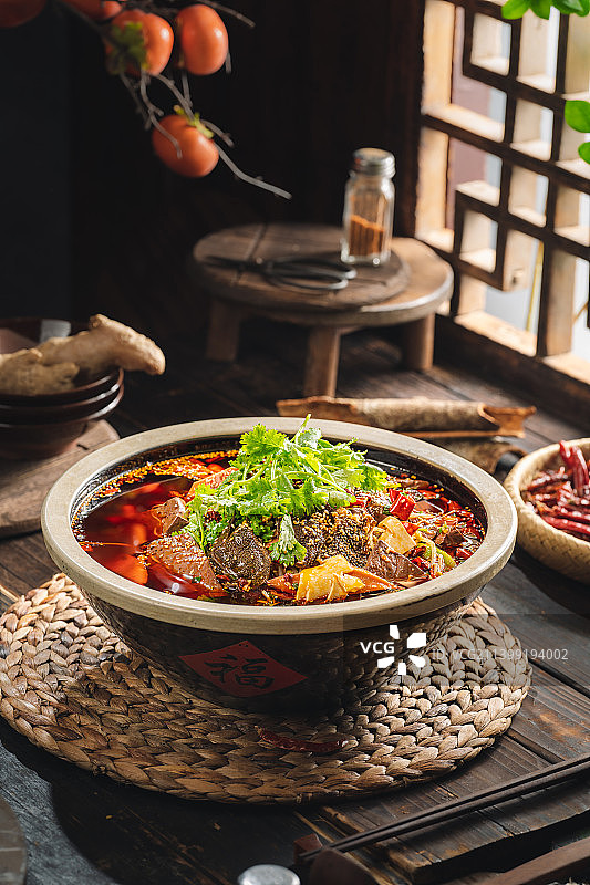 毛血旺 复古中国风 中式美食 川菜 小炒 四川美食 重庆美食 传统川菜图片素材