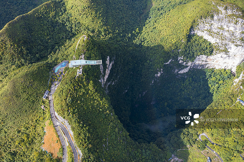 航拍世界天坑之都广西乐业大石围天坑群图片素材