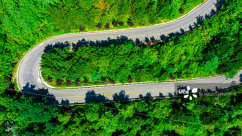 山间的道路图片素材