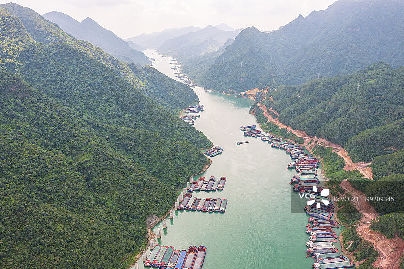 航拍广西桂平大藤峡峡谷水利枢纽图片素材