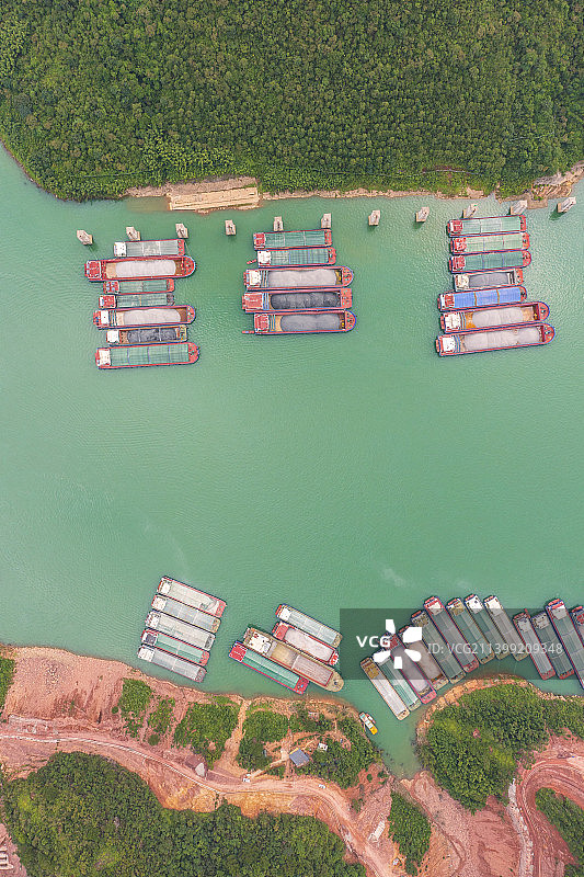 航拍广西桂平大藤峡峡谷水利枢纽图片素材