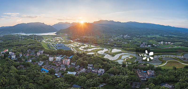 航拍桂平大藤峡水利枢纽鱼类洄游通道图片素材