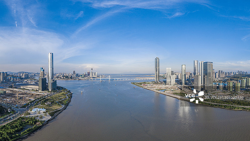 航拍珠海十字门中央商务区和澳门半岛全景白昼风光图片素材