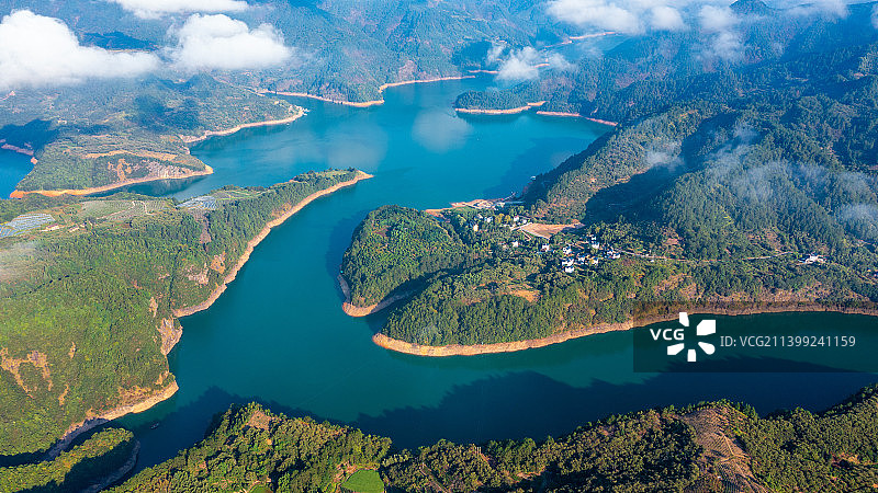 浙江丽水遂昌仙侠湖高清航拍云雾图片素材