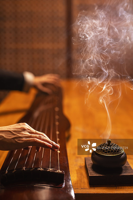 弹奏古琴手部特写,中国元素,传统文化图片素材