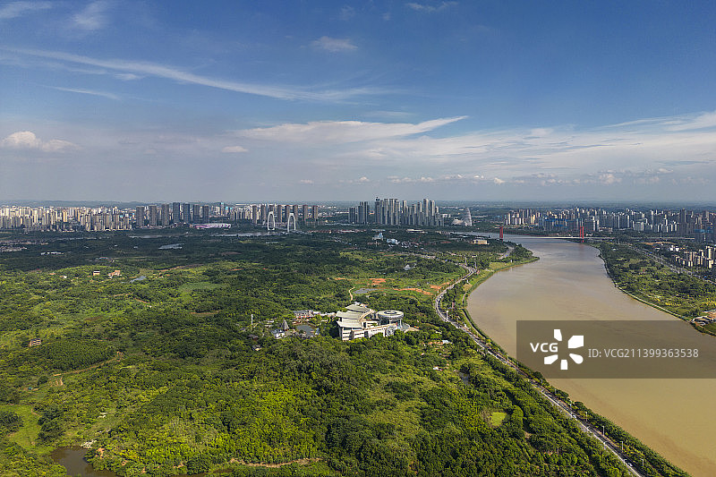 青秀山下的广西民族博物馆图片素材