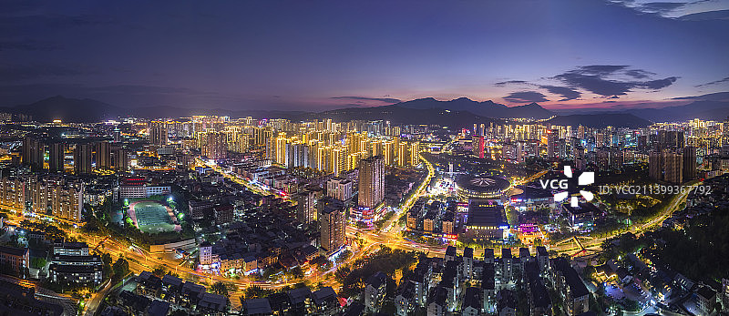 福建省,龙岩市,金融中心,夜晚,城市风光,全景图片素材
