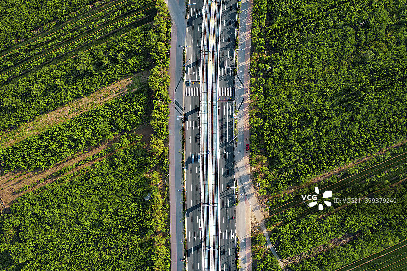 航拍济南长清区地铁俯视图图片素材