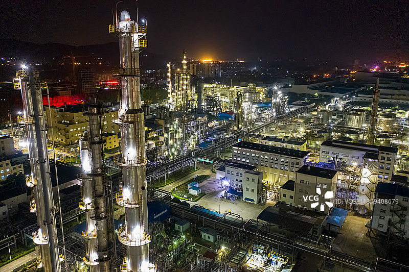 航拍河南平顶山尼龙化工厂夜景 中国尼龙城 城市工业区图片素材