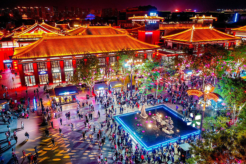 航拍陕西西安大唐不夜城夜景灯光秀 城市地标图片素材