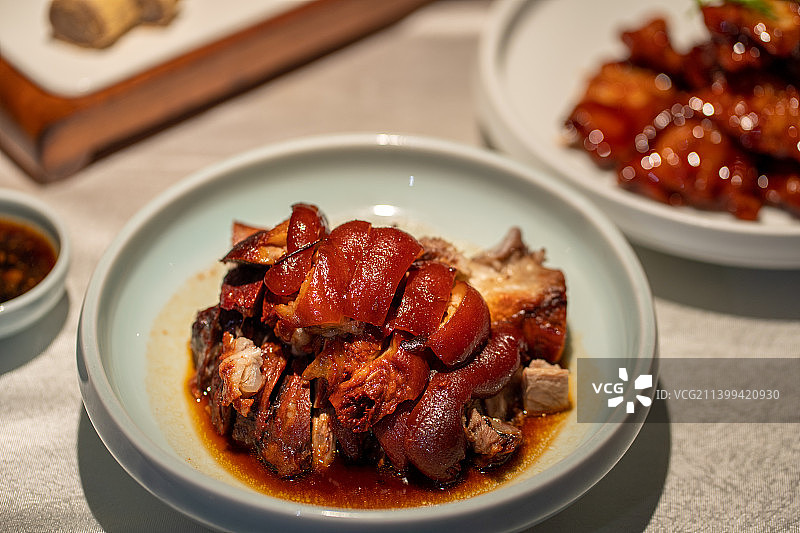 北京特色美食 - 百年老汤酱肘子图片素材