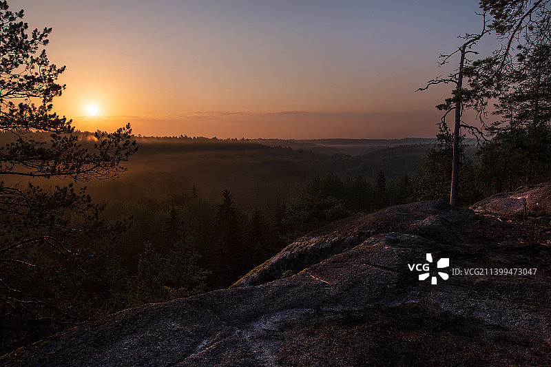 日落时分芬兰努克西奥国家公园的风景图片素材
