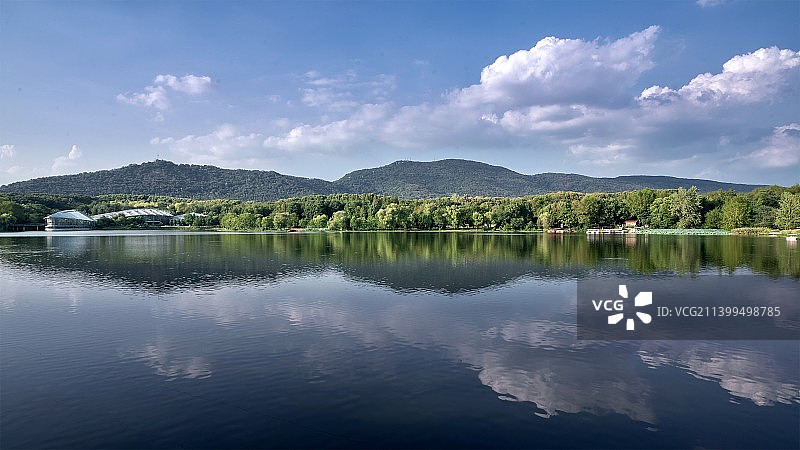 夏末初秋的前湖图片素材