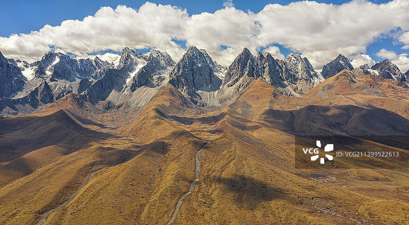 甘孜县雪山群图片素材