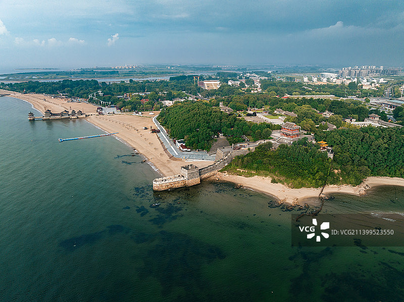 山海关老龙头长城的起点图片素材