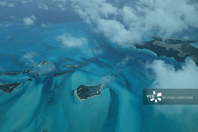 巴哈马群岛大埃克苏马岛雪山景观（航拍视角）图片素材