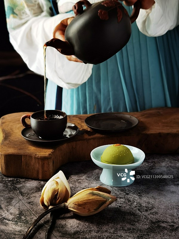 原图直出｜中秋月饼(静物暗调)图片素材