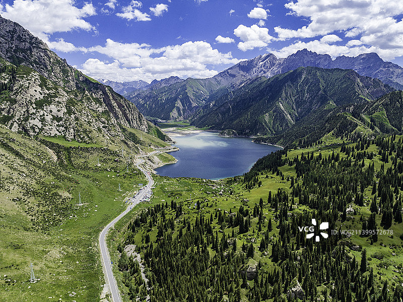 航拍新疆独库公路大龙池，小龙池图片素材