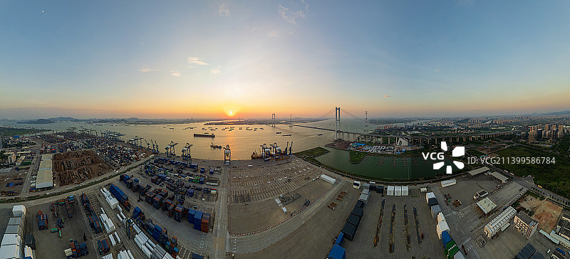 广东南沙大桥南沙港日落天际线图片素材