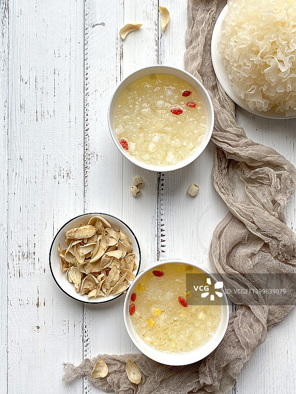 秋季宜多食的银耳羹俯拍及特写图片素材