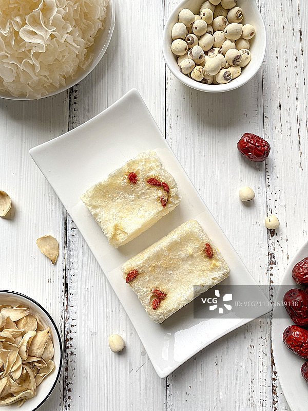 秋季宜多食的银耳羹俯拍及特写图片素材