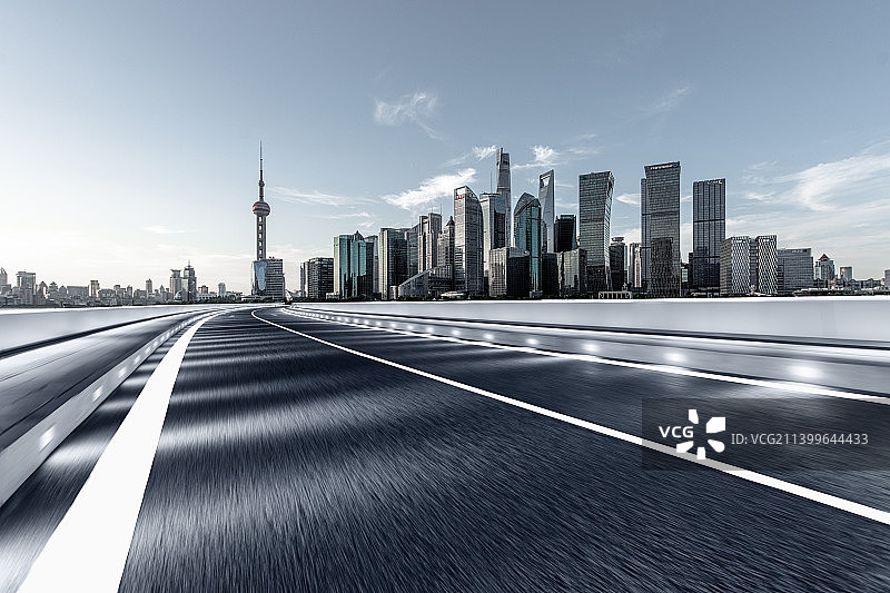 城市建筑天空背景汽车广告背景图图片素材