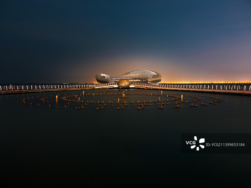 江苏苏州吴江太湖湾阅湖台日落晚霞长曝光风景图片素材