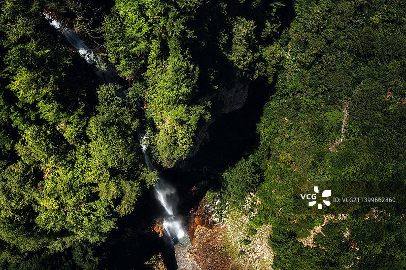 陇南官鹅沟天堂瀑布航拍图片素材