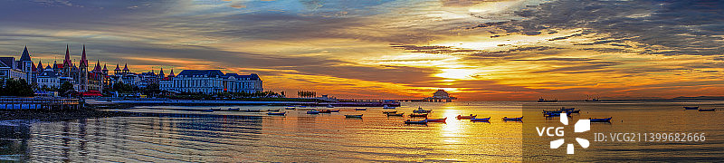 城市风光烟台渔人码头早晨朝霞景色图片素材