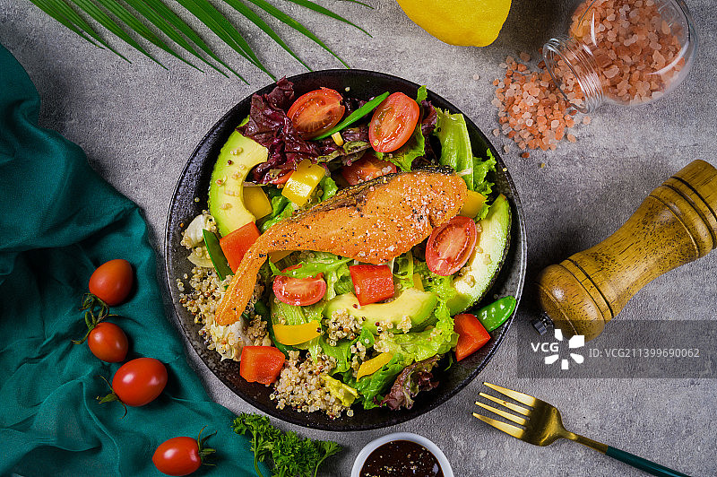 牛油货三文鱼减脂餐图片素材