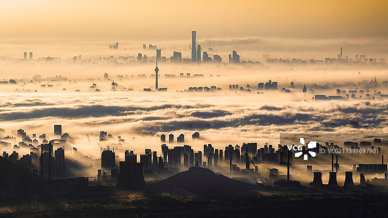北京市国贸CBD低空云海平流雾城市风光日出图片素材