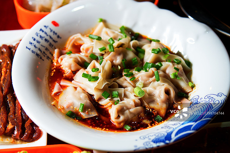 成都美食火锅串串宽窄巷子锦里美食串串香特色牛肉图片素材
