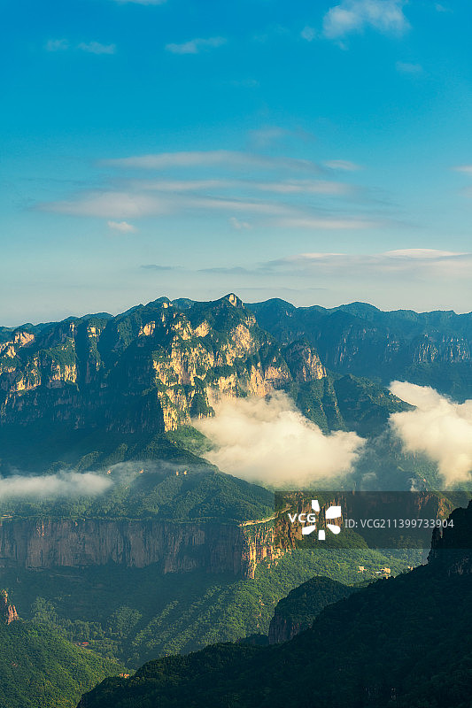 太行山脉河南省新乡段辉县沙窑乡小井村轿顶山景区夏季云海户外风光图片素材