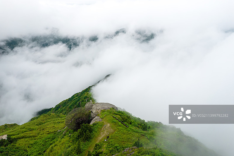 南岳衡山之巅一祝融峰航拍图片素材