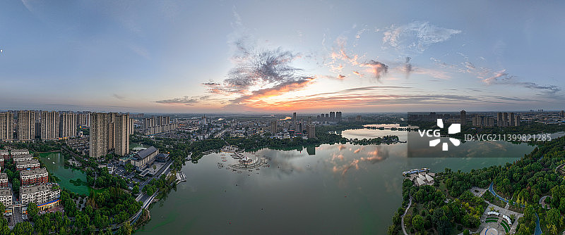 安徽芜湖湾沚东湖公园城市风光日落夜景图片素材