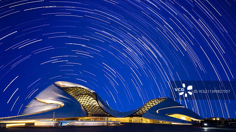 夜幕下的哈尔滨大剧院图片素材