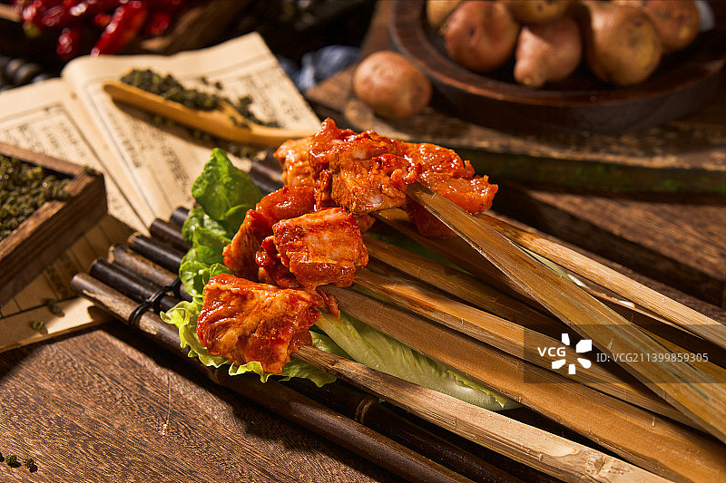 火盆烧烤 西昌烤肉 竹签烧烤 庭院烤肉 烤香猪 西昌小香猪 火盆烧烤合集 火盆烤肉全家福图片素材