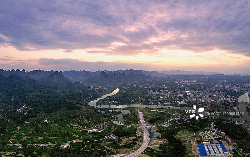 广西河池环江毛南族自治县晚霞风光图片素材
